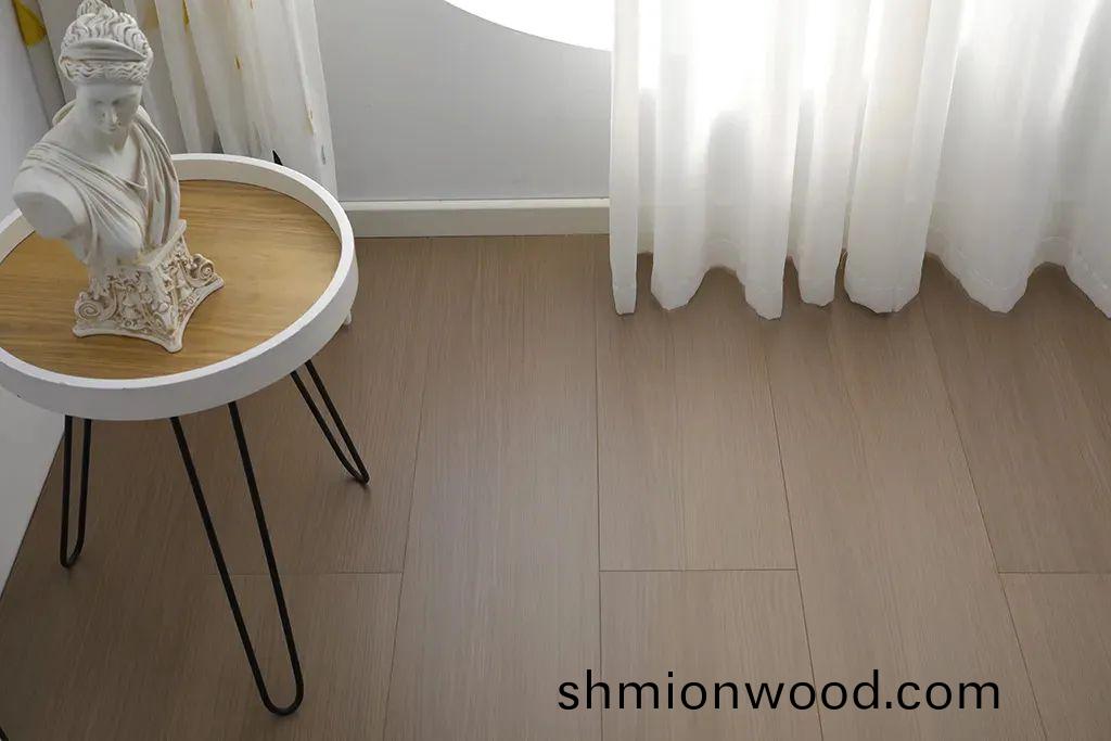 高溫(wen)天(tian)氣(qi)，跟着學讓(rang)您(nin)傢(jia)中(zhong)的木(mu)地(di)闆(ban)安(an)然度夏(xia)